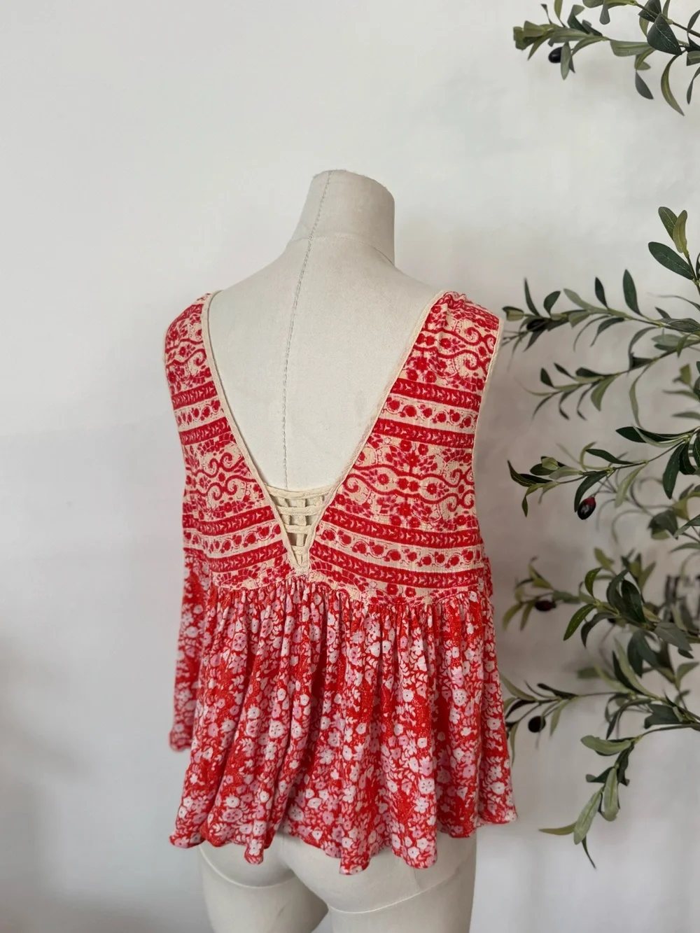 Free People Boho Linen Blend Floral Babydoll Tank Top Small Red Ivory Sleeveless